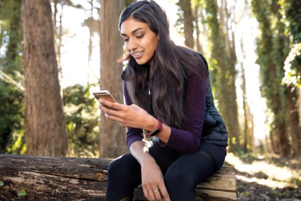Fitbit Alta HR, Fuchsia, Large (US Version) - Image 5